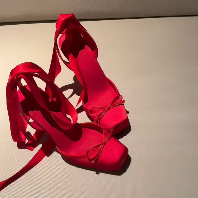 Red High-heeled Shoes, Women's - Ankle Strap Attachment recension och pris