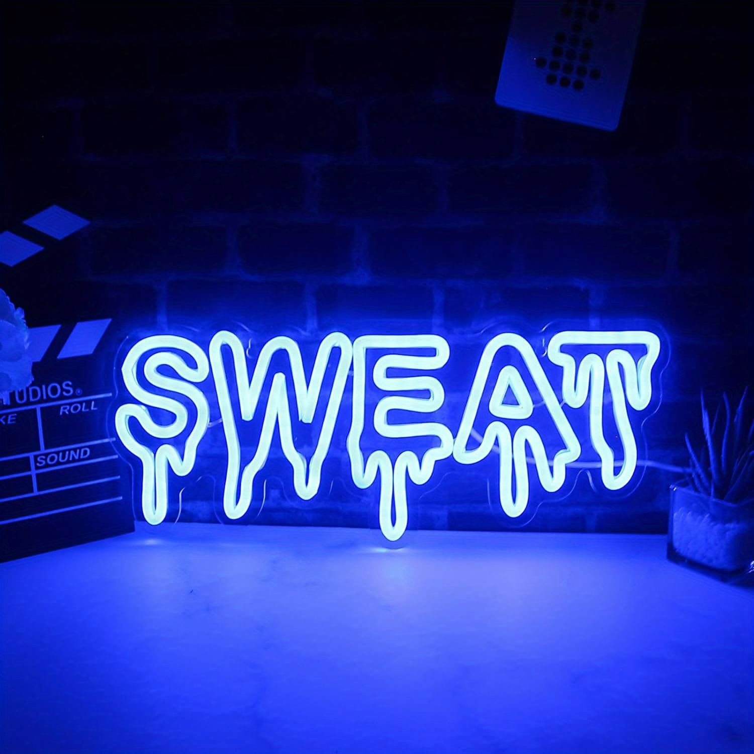 Sweat Blue Dripping LED Neon S - Home Zone Gym recension och pris